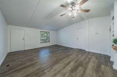 302 N Main St, Ector, TX 75439 photo 3