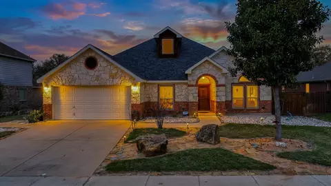914 Randall Rd, Weatherford, TX 76087