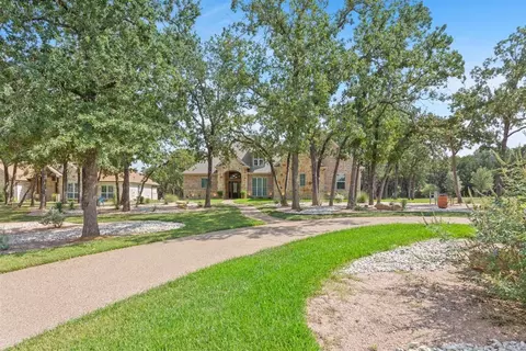 1092 Century Oaks Dr, China Spring, TX 76633