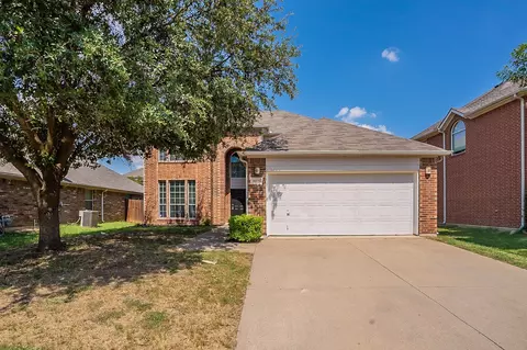 4609 Matthew Dr, Fort Worth, TX 76244