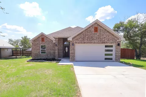 710 Narrow St, Weatherford, TX 76086