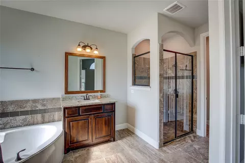 Bath - 9607 Mechem Ct, Rowlett, TX 75089 photo 2 of 4