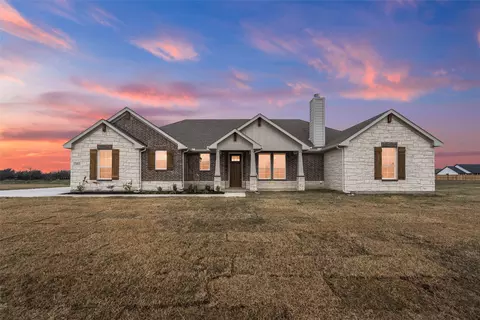 2463 Blackjack Oak Rd, Terrell, TX 75161