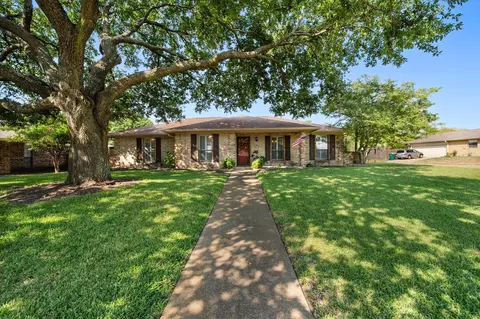 419 Bradshaw St, Cedar Hill, TX 75104