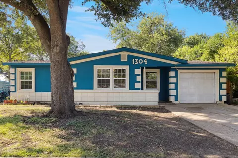 1304 E Lovers Ln, Arlington, TX 76010