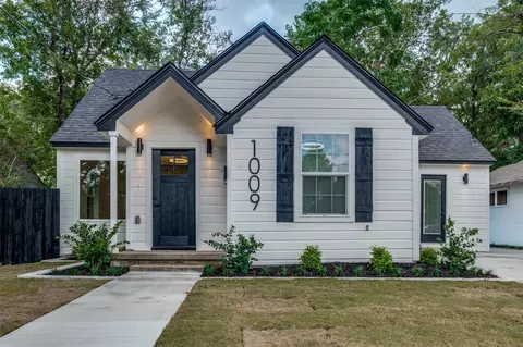1009 Panhandle St, Denton, TX 76201