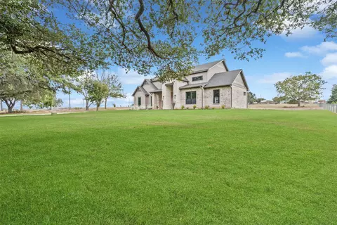 1005 Lilly Ln, Weatherford, TX 76088