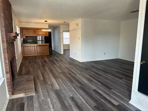 6737 Glenbrook Ln, Fort Worth, TX 76133