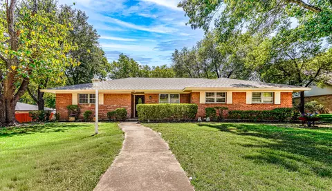 1203 Springbrook Cir, Desoto, TX 75115