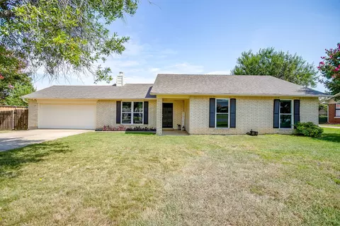 1707 Wildwood St, Corinth, TX 76210
