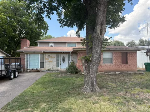 1837 School Rd, Carrollton, TX 75006