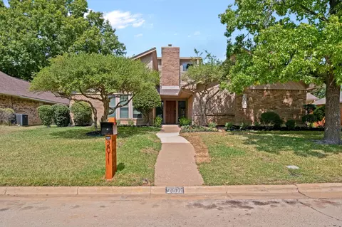2011 Riverforest Dr, Arlington, TX 76017