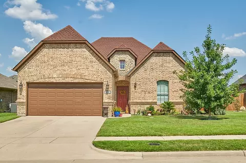451 Chisholm Trl, Justin, TX 76247