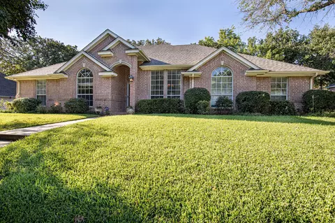 1922 Maplewood Dr, Weatherford, TX 76087
