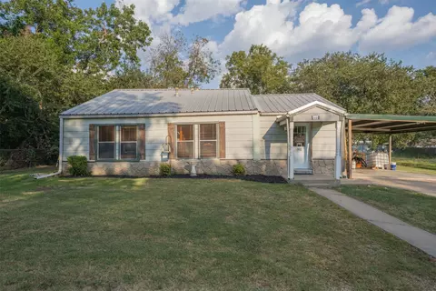 303 S 6th St, Grandview, TX 76050