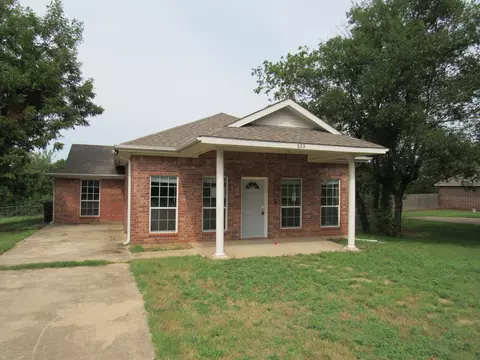 603 N Harrison St, West, TX 76691