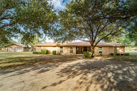 2 London Ln, Breckenridge, TX 76424