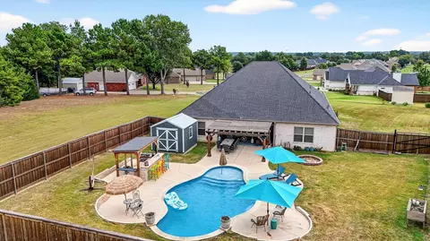 105 Cocopa Cv, Lake Kiowa, TX 76240