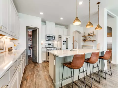 9101 Conroe Dr, Lantana, TX 76226