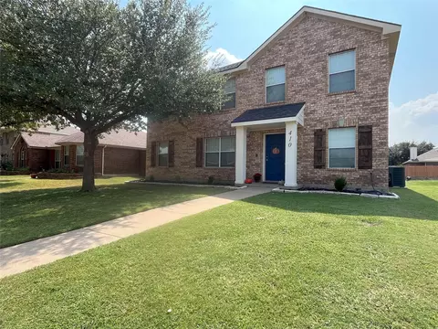 410 Blue Berry Ln, Red Oak, TX 75154