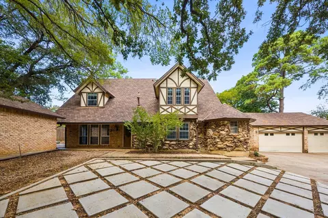 313 Post Oak Dr, Highland Village, TX 75077