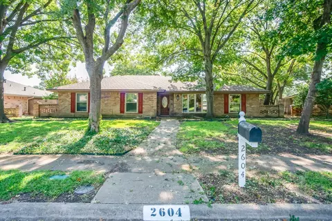 2604 Pin Oak Ln, Plano, TX 75075