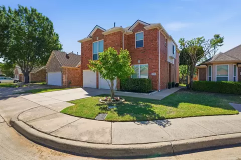 2316 Leafy Glen Ct, Bedford, TX 76022