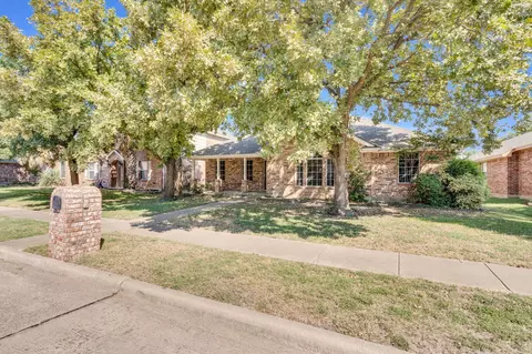 233 Garden Valley Ln, Red Oak, TX 75154