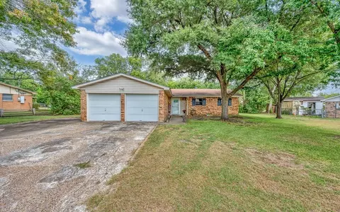 112 New Acres Dr, Hewitt, TX 76643