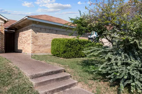 2445 E Timberview Ln, Arlington, TX 76014