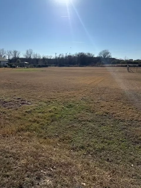 221 Maverick Ct, Granbury, TX 76049