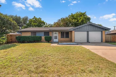 1337 Harrison Ln, Hurst, TX 76053