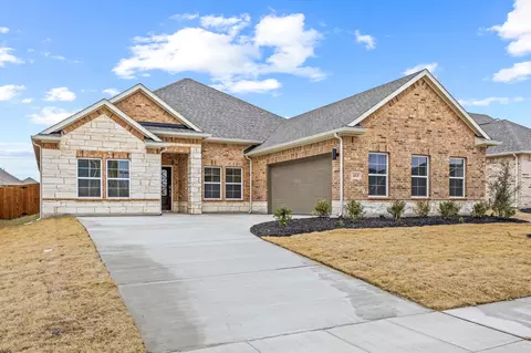 413 Llano Ln, Red Oak, TX 75154