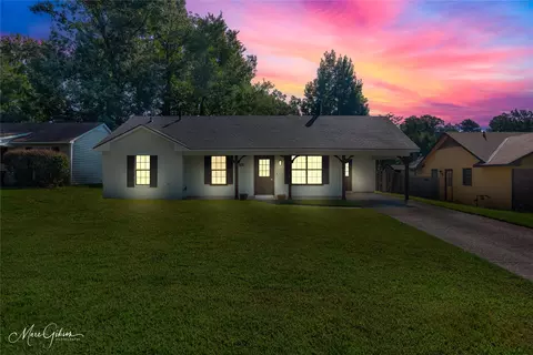 8819 W Saint Helens Dr, Shreveport, LA 71108