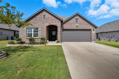 1321 Hunters Ridge Dr, Crowley, TX 76036