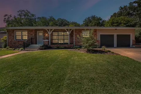 545 Hurstview Dr, Hurst, TX 76053 photo 2