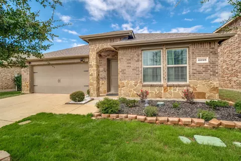 2298 Torch Lake Dr, Forney, TX 75126