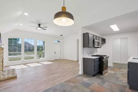 Living - 7609 Munich Dr, Rowlett, TX 75089 photo 5 of 5