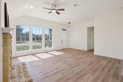 Living - 7609 Munich Dr, Rowlett, TX 75089 photo 3 of 5