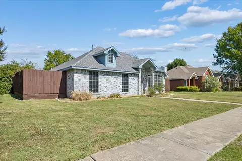 Exterior - 7609 Munich Dr, Rowlett, TX 75089 photo 2 of 9