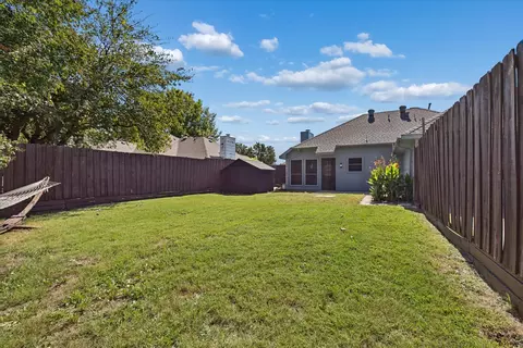 Exterior - 7609 Munich Dr, Rowlett, TX 75089 photo 7 of 9