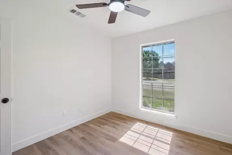Bedroom - 7609 Munich Dr, Rowlett, TX 75089 photo 8 of 12