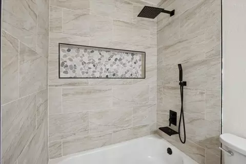 Bath - 7609 Munich Dr, Rowlett, TX 75089 photo 2 of 3