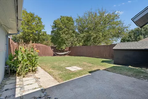 Exterior - 7609 Munich Dr, Rowlett, TX 75089 photo 6 of 9