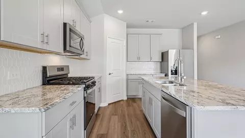 2121 Mustang Way, Seagoville, TX 75159