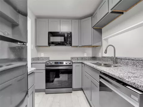 1601 Marsh Ln #200B, Carrollton, TX 75006