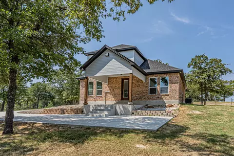 365 Jakes Ln, Poolville, TX 76487
