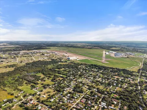 4612 Meyers Ln, Bellmead, TX 76705