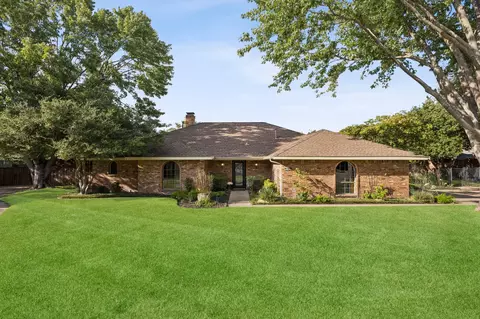 410 Glencrest Cir, Coppell, TX 75019