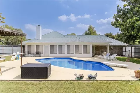 111 Kirk Rd, Midlothian, TX 76065